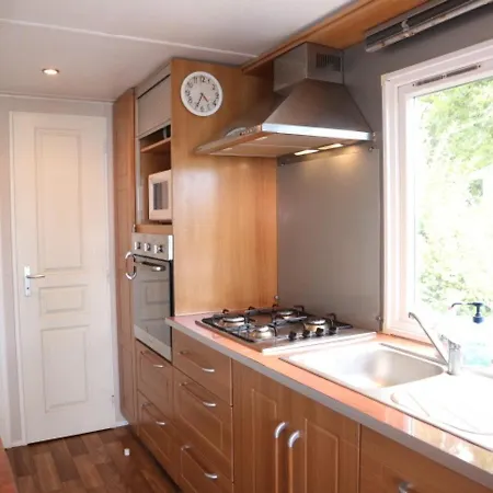 Ferienhaus Mobil-home Fouras, 3 Pieces, 4 Personnes - Fr-1-709-28 *